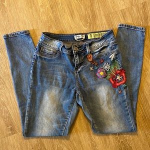 Indigo Rein Jeans w/ Floral Stitching (Size 9)